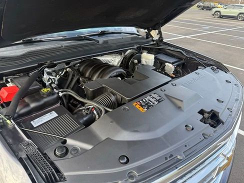 Used 2018 Chevrolet Suburban Premier image 13