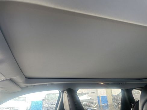 Used 2021 Jeep Cherokee Limited image 9