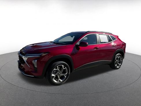 Used 2025 Chevrolet Trax LT image 8