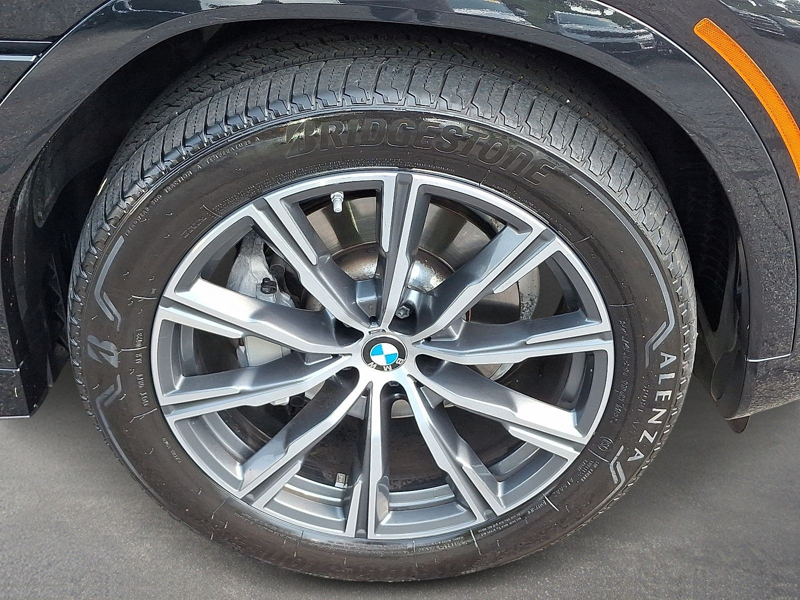 Used 2023 BMW X6 xDrive40i w/ M Sport Package AWD/4WD image 8