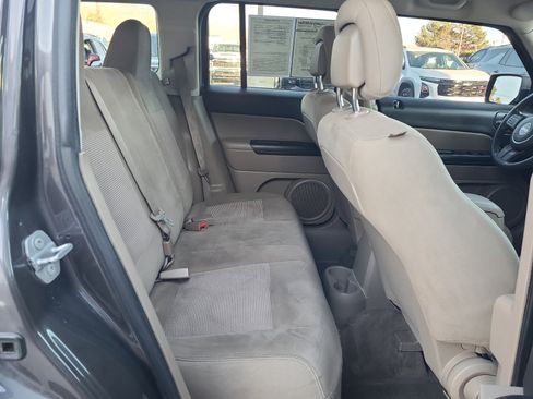 Used 2016 Jeep Patriot Sport w/ Power Value Group image 28