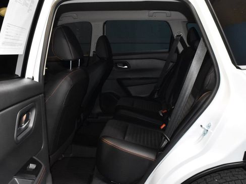 Used 2026 Nissan Rogue SV AWD/4WD image 18