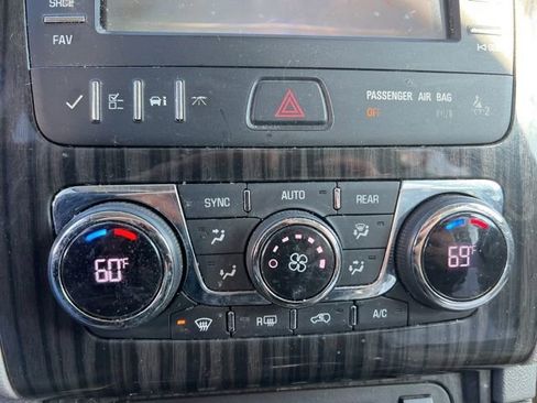 Used 2014 Chevrolet Traverse LT image 19