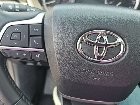 Certified 2025 Toyota Highlander XLE AWD/4WD image 11