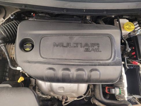 Used 2019 Jeep Cherokee Latitude w/ Popular Appearance Group image 30