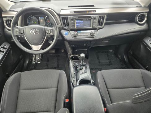 Used 2018 Toyota RAV4 LE w/ Carpet Mat Package AWD/4WD image 18