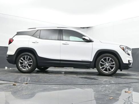 Used 2023 GMC Terrain SLT image 50