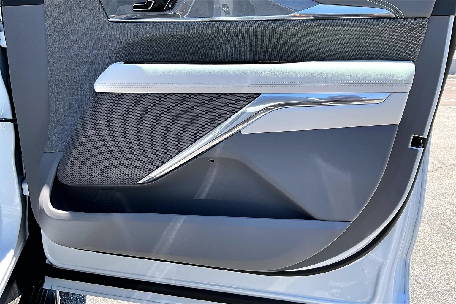 New 2026 Cadillac Escalade IQL Luxury w/ LPO, Floor Liner Package AWD/4WD image 33