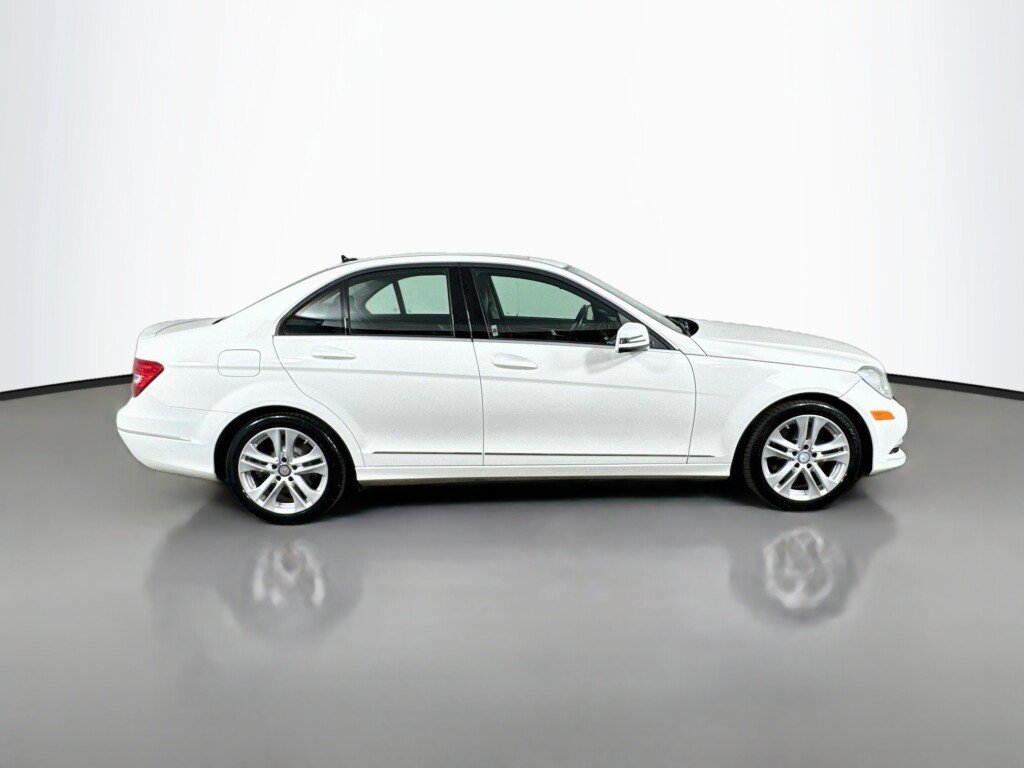 Used 2014 Mercedes-Benz C 300 4MATIC Sedan image 6