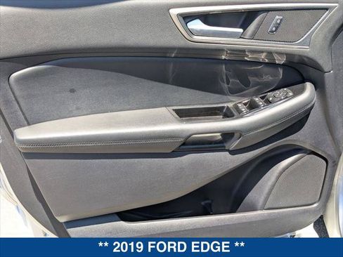 Used 2019 Ford Edge SEL w/ Equipment Group 201A FWD image 10