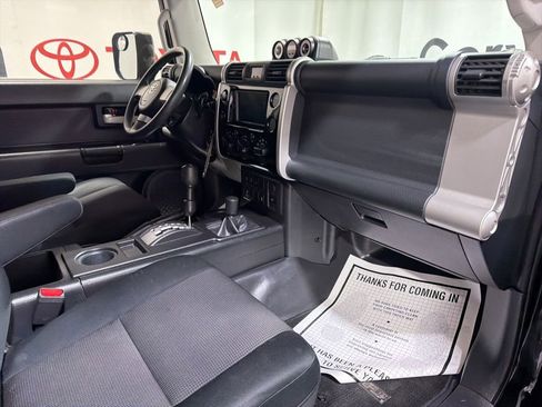 Used 2010 Toyota FJ Cruiser 4WD image 9
