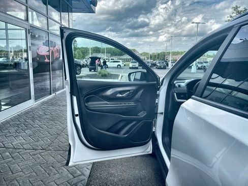 Certified 2024 GMC Terrain SLE w/ Driver Convenience Package FWD image 21