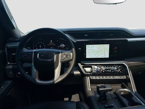 Used 2025 GMC Sierra 1500 Denali w/ Technology Package AWD/4WD image 24