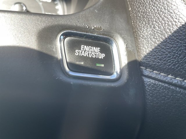 Used 2017 GMC Acadia SLE FWD image 16