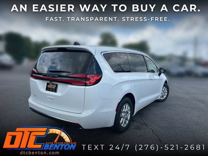 New 2027 Chrysler Pacifica Select
