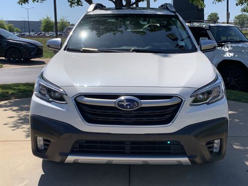 Used 2020 Subaru Outback Touring XT AWD/4WD image 3