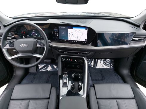 Certified 2025 Audi Q5 Prestige AWD/4WD image 9
