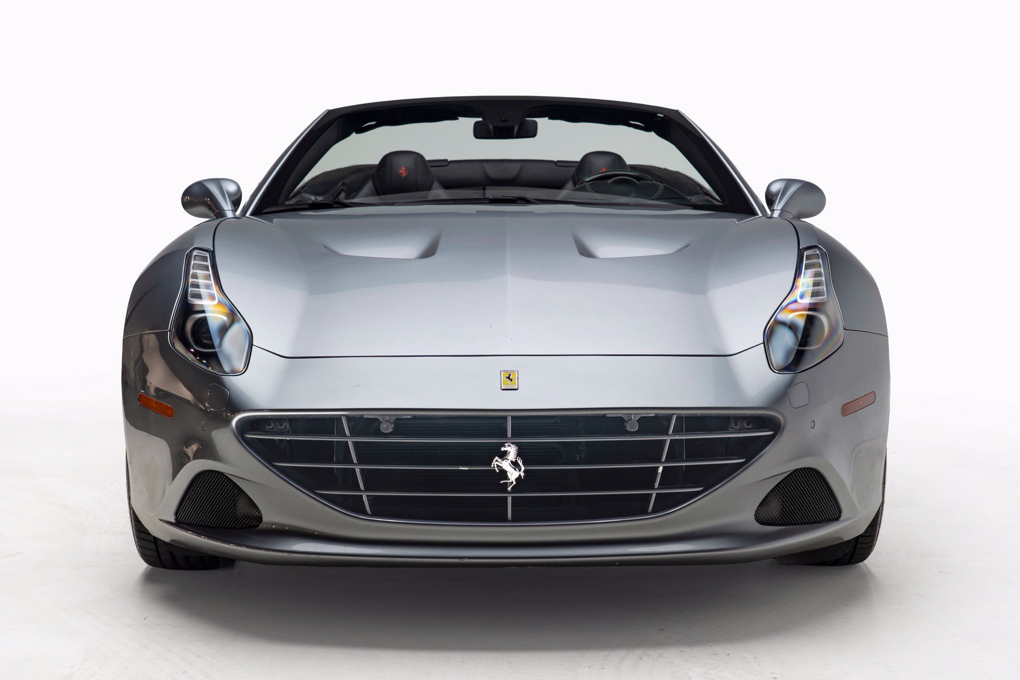 Used 2016 Ferrari California T RWD image 5