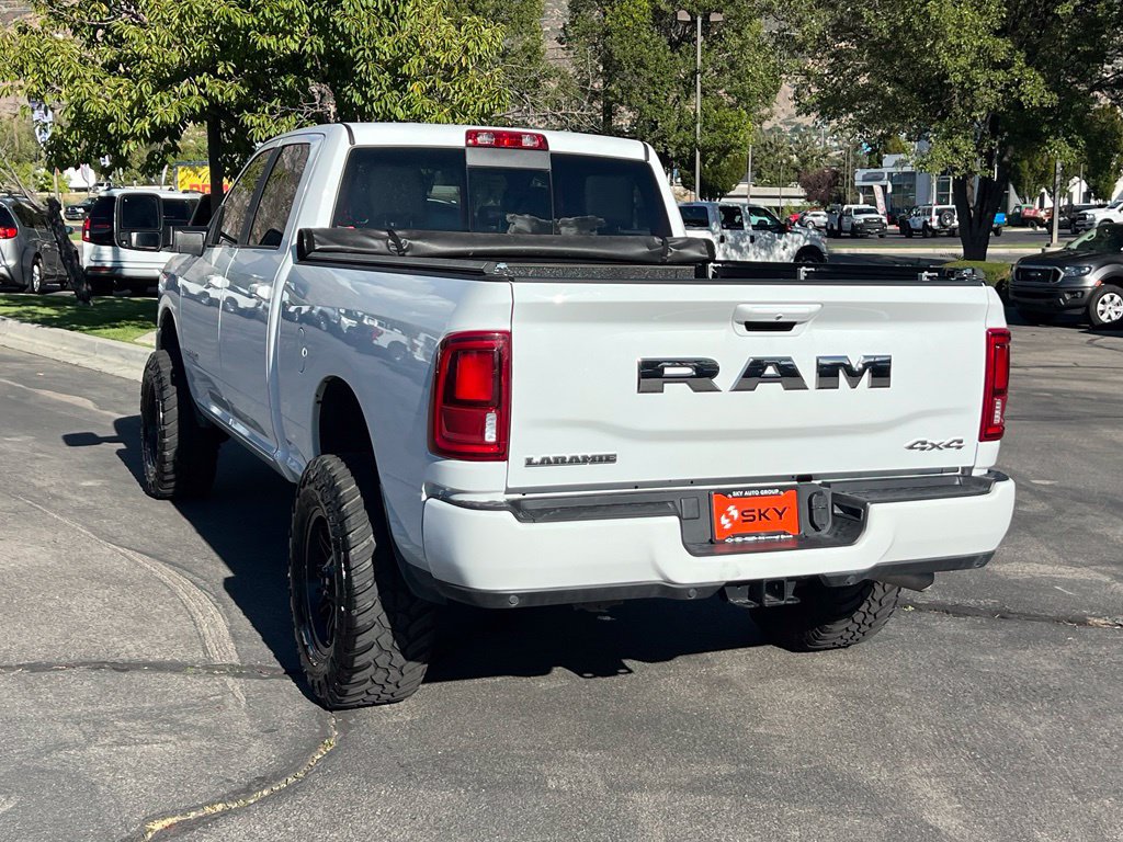 Used 2025 RAM 2500 Laramie AWD/4WD image 11
