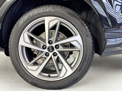 New 2025 Audi Q3 2.0T Premium image 29
