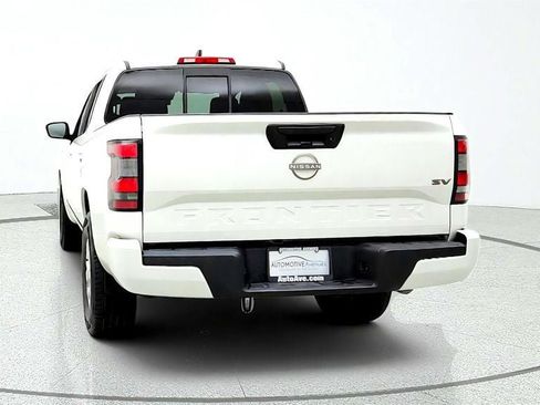 Used 2022 Nissan Frontier SV RWD image 6
