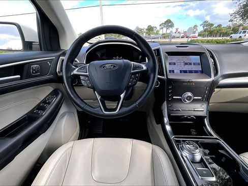 Used 2020 Ford Edge Titanium FWD image 6