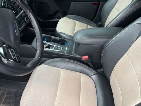 Used 2021 Ford Escape Titanium w/ Titanium Elite Package image 5