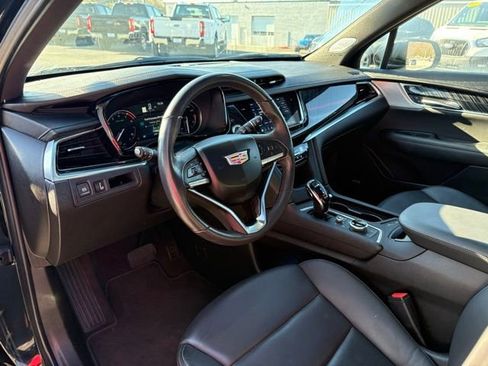 Used 2025 Cadillac XT6 Premium Luxury image 10