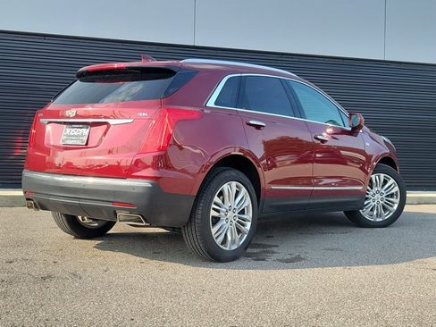 Used 2017 Cadillac XT5 Premium Luxury FWD image 3