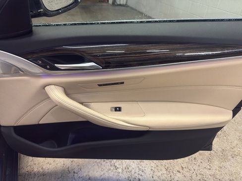 Used 2017 BMW 530i xDrive image 21