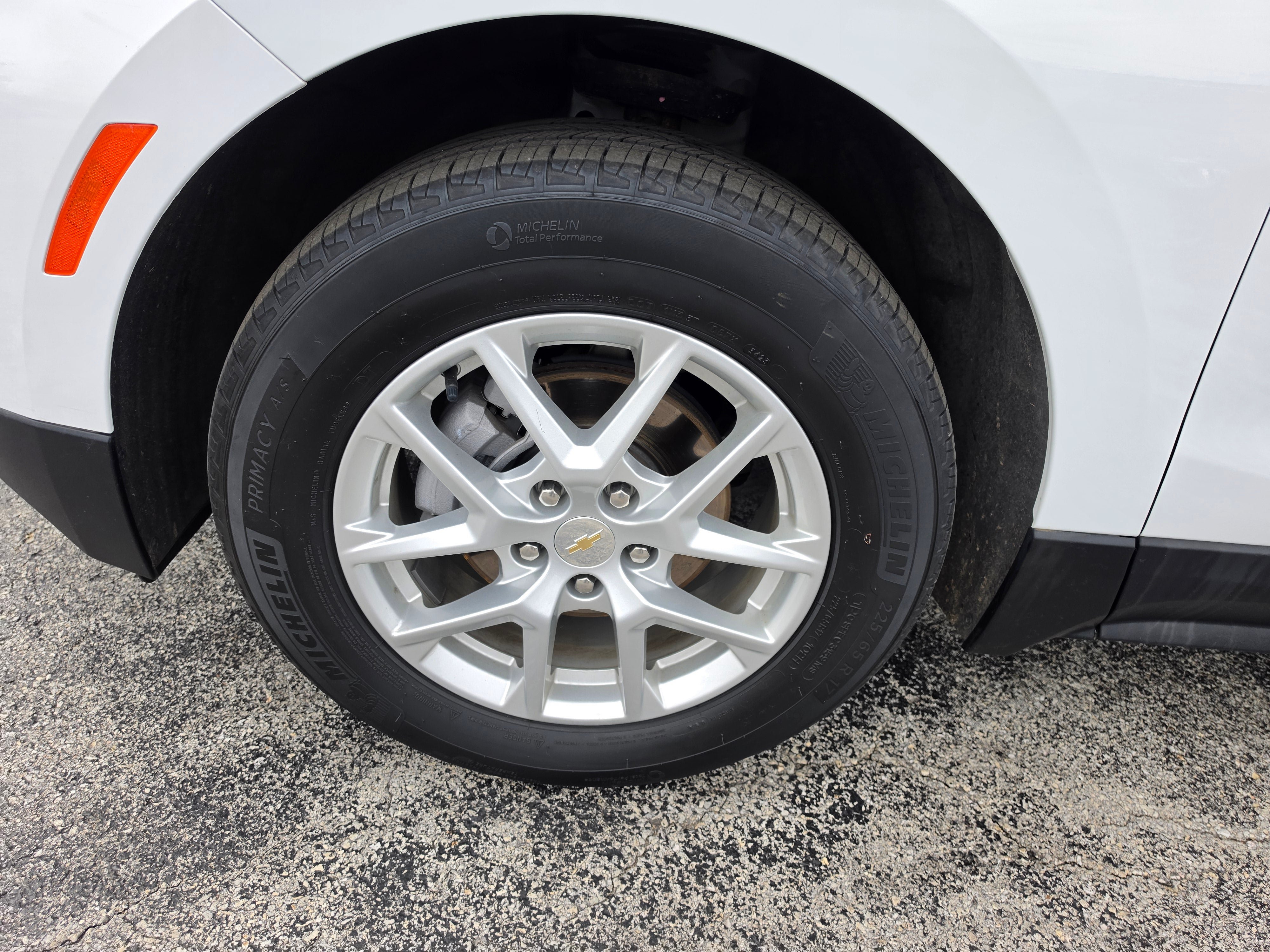 Certified 2024 Chevrolet Equinox LT w/ LPO, Floor Liner Package FWD image 11