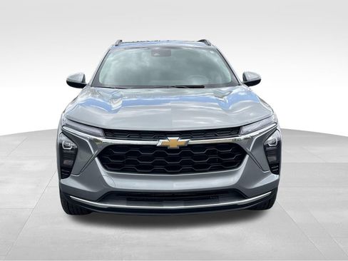 Certified 2024 Chevrolet Trax LT w/ Sunroof Package image 7