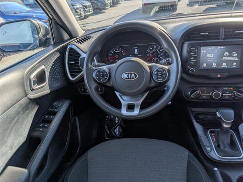 Used 2021 Kia Soul S image 17