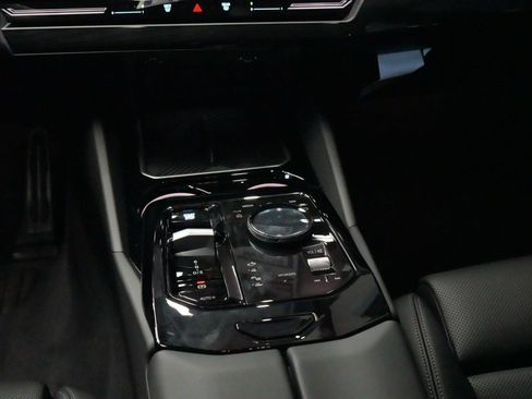 New 2026 BMW 530i xDrive w/ M Sport Package AWD/4WD image 6