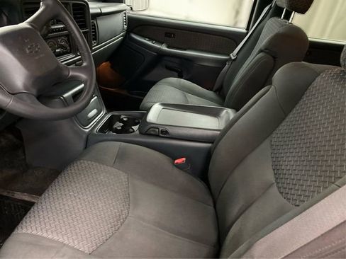 Used 2002 Chevrolet Avalanche 4x4 w/ Off-Road Suspension Pkg image 9