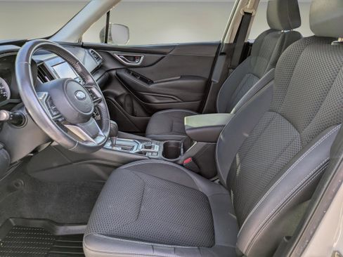 Used 2019 Subaru Forester Premium AWD/4WD image 17