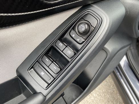 Used 2018 Subaru Crosstrek 2.0i Premium w/ Moonroof Package image 16