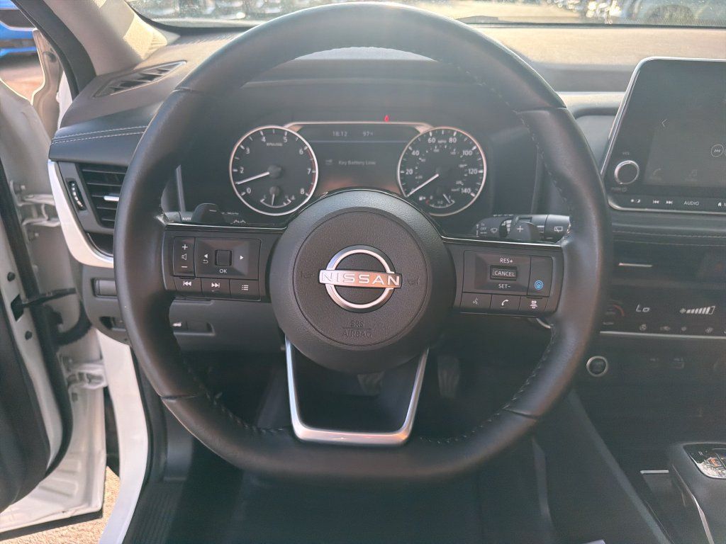 Used 2023 Nissan Rogue SV w/ SV Premium B Package AWD/4WD image 18