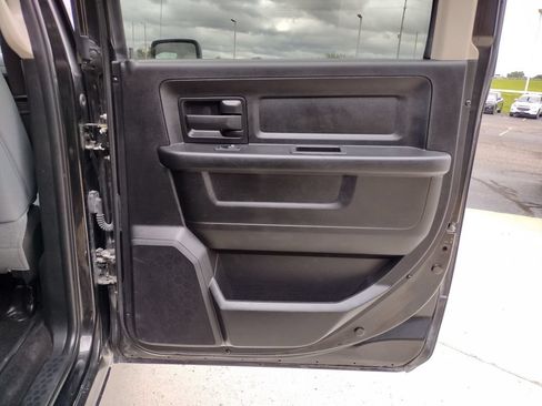 Used 2017 RAM 1500 Express w/ Black Ram 1500 Express Group AWD/4WD image 23