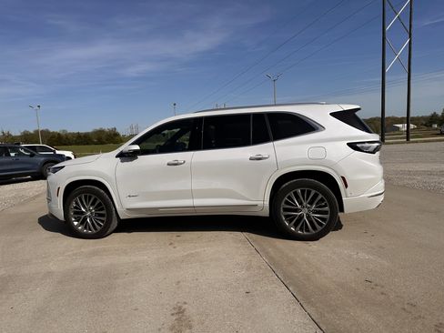 Certified 2025 Buick Enclave Avenir w/ Super Cruise Package image 8