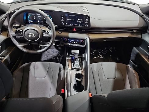 New 2025 Hyundai Elantra Sport image 9