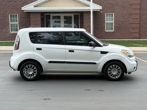 Used 2010 Kia Soul FWD image 3