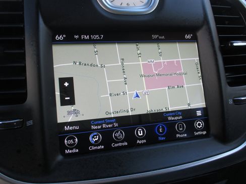 Used 2019 Chrysler 300 Limited w/ Safetytec Plus Group image 31