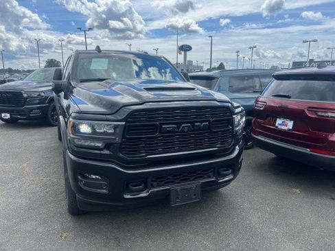 Used 2023 RAM 2500 Limited AWD/4WD image 2