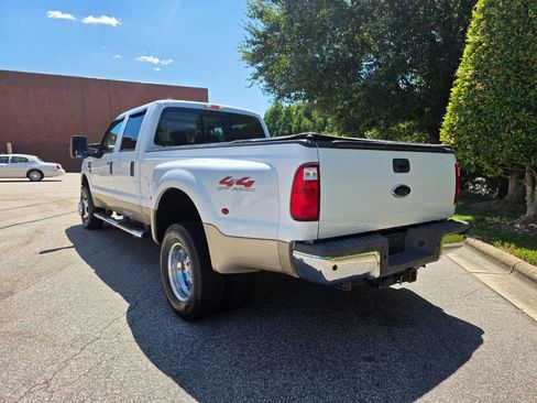 Used 2009 Ford F350 Lariat image 4