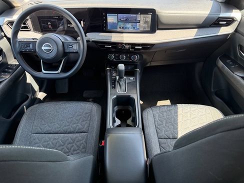 Used 2025 Nissan Kicks SV FWD image 19