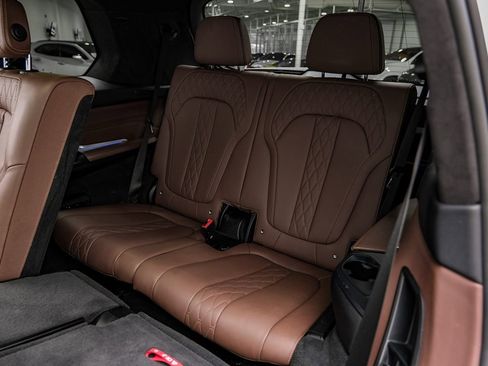 Used 2023 BMW X7 M60i AWD/4WD image 36