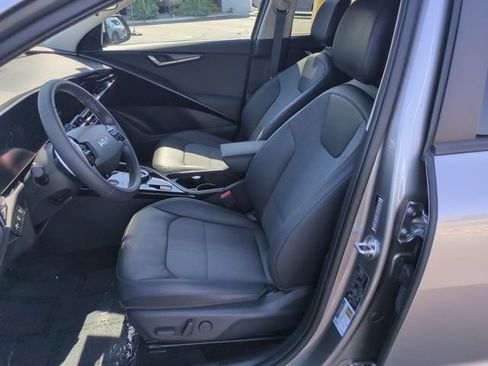 Certified 2024 Kia Niro Wind FWD image 15