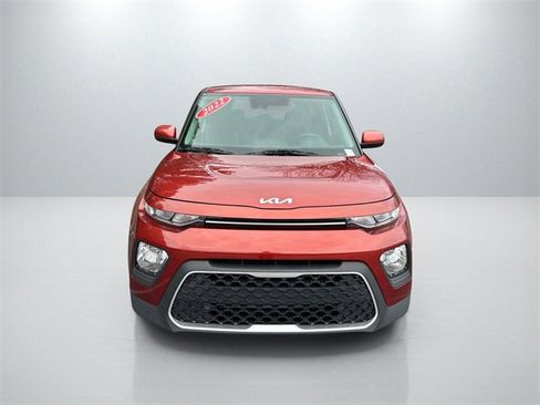 Certified 2022 Kia Soul LX w/ Technology Package image 2