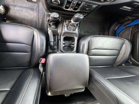 Used 2024 Jeep Wrangler Sahara image 24